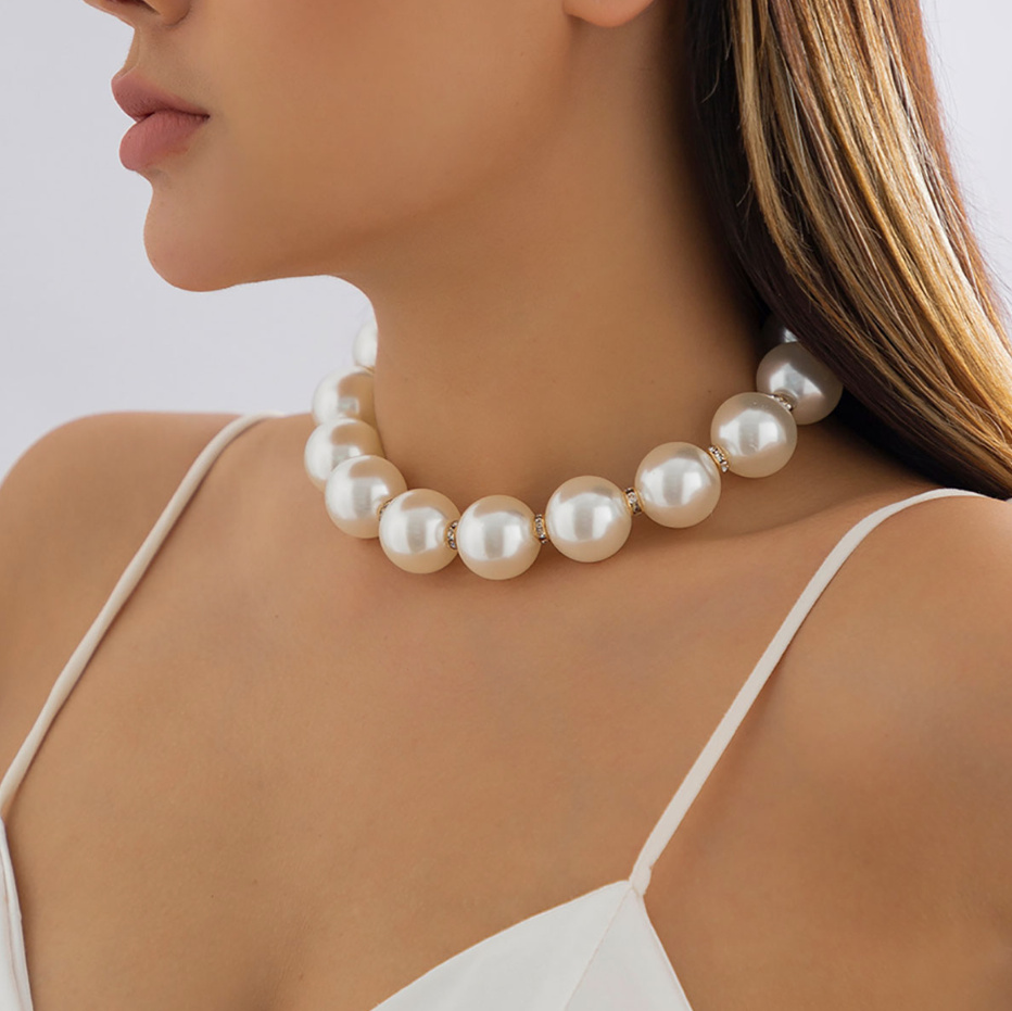 Vintage Braut Halskette Elmira mit XXL Perlen Weiß