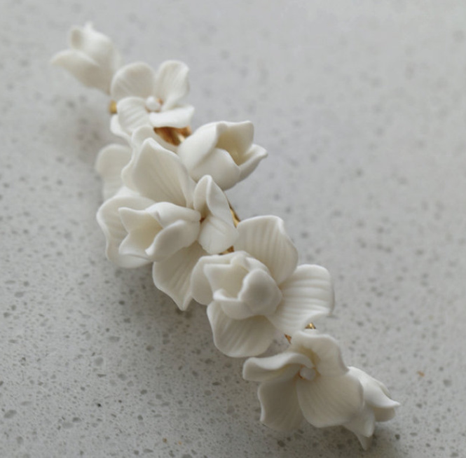 Weiße Blumen Keramik Haarspange in Gold oder Silber