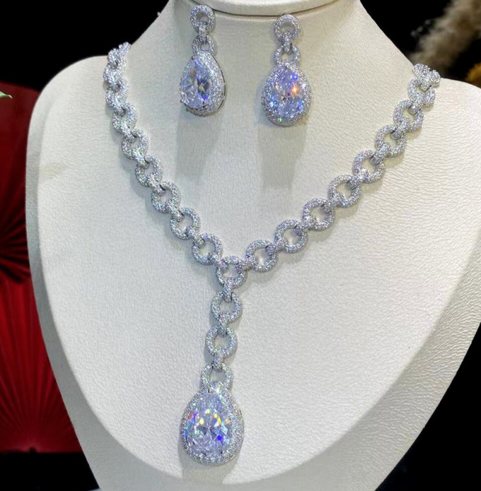Shiny Brautschmuck Set Dinah in Silber Halskette mit Ohrringe