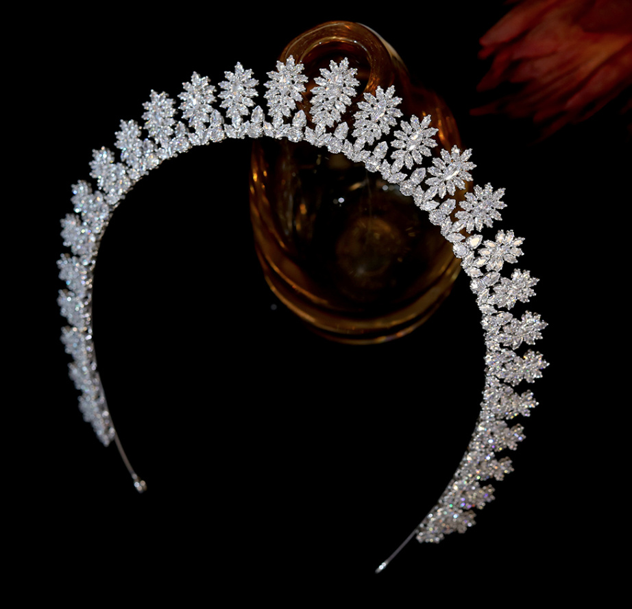  Kristall Braut Tiara Diadem Emielia in Silber 