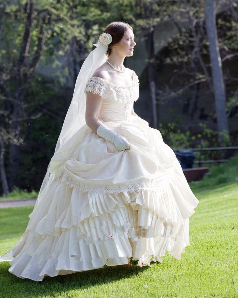 Viktorianisches Brautkleid Hochzeitskleid Schulterfrei mit Spitze