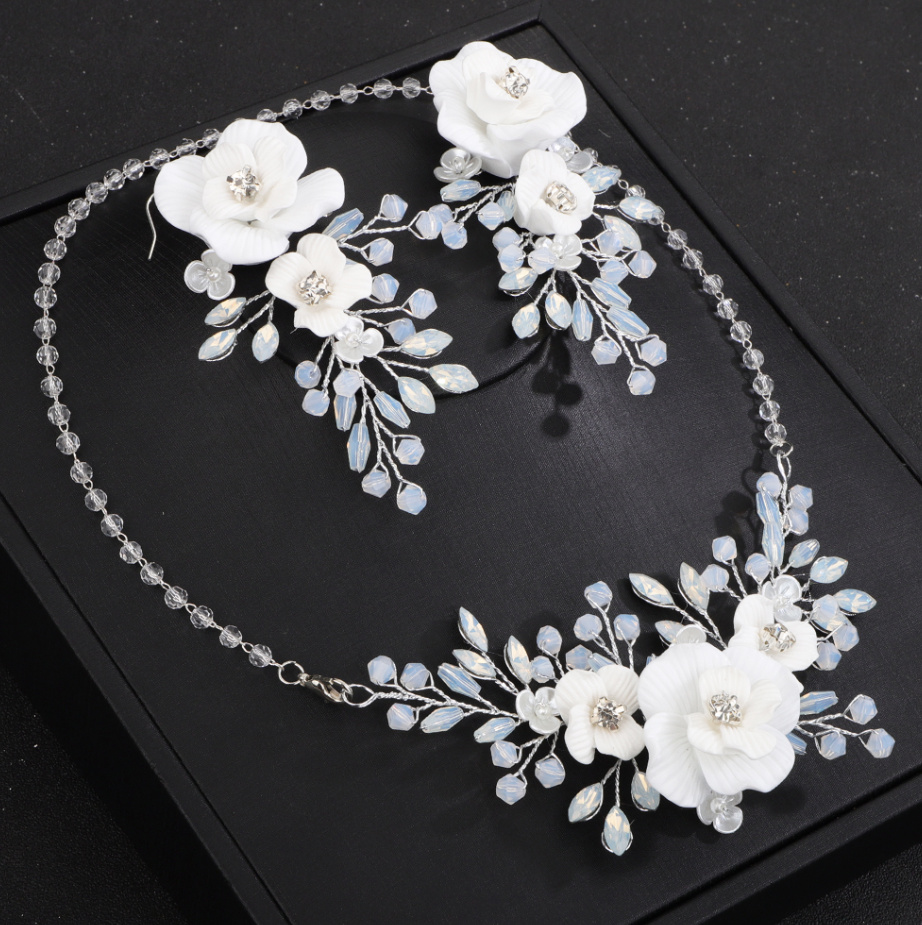 Brautschmuck Set Hilke Halskette mit Ohrringe im Set mit 3D Blumen Strass Silber