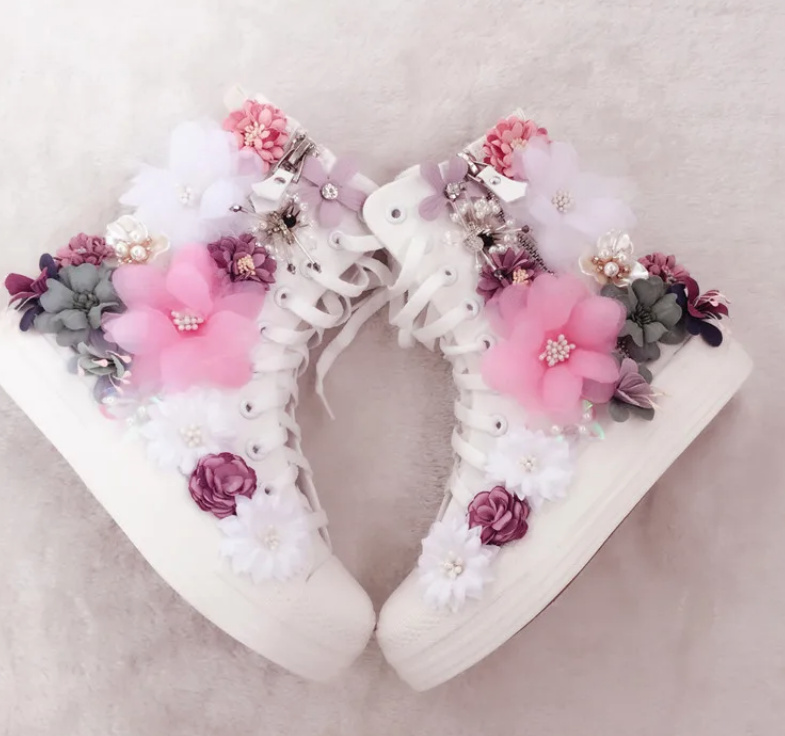 Boho Style Braut Sneakers Hochzeitsschuhe in Weiß mit Bunte Blumen