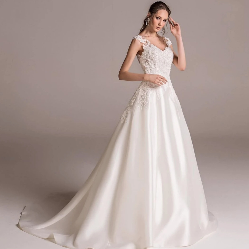 A Linie Brautkleid Hochzeitskleid Kalama mit Spitze und Schleppe