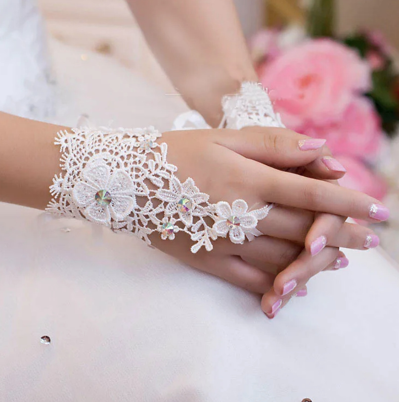 Braut Handschuhe in Weiß aus Blumen Spitze