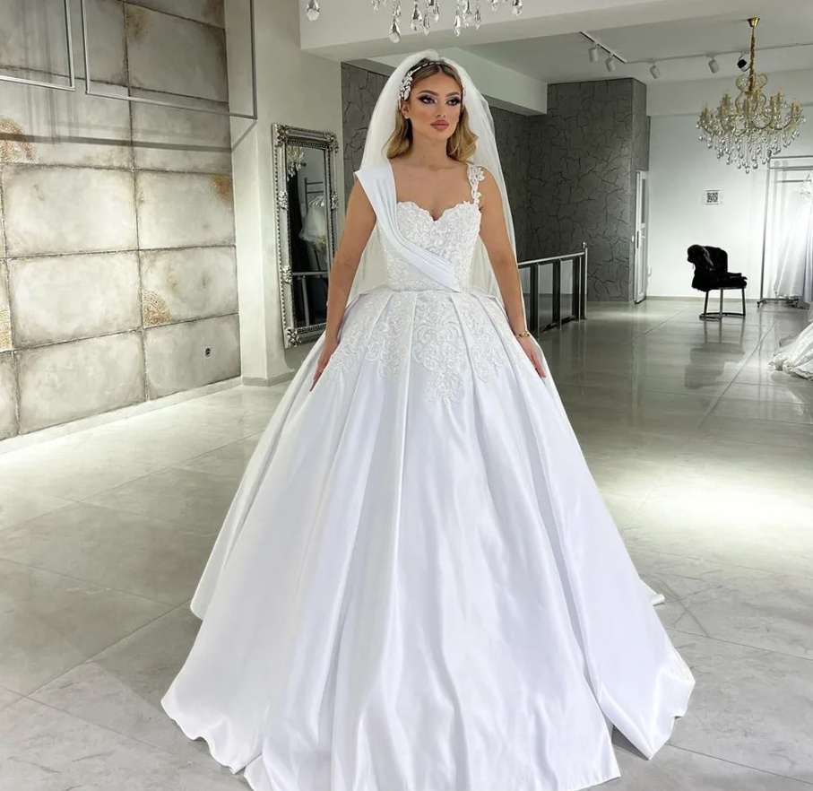 Ball Linie Prinzessinnen Brautkleid Lilou mit Spitze Bodenlang