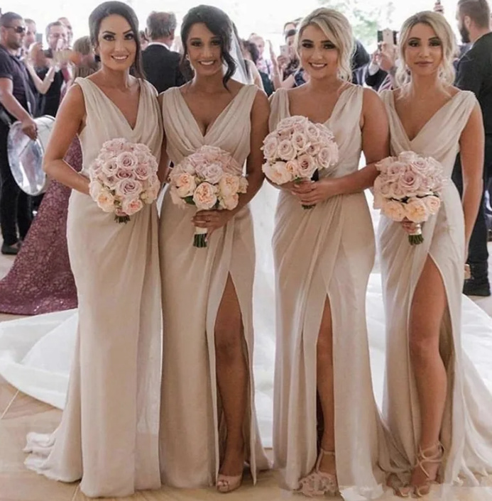 A Linie Chiffon Brautjungfernkleid Margitta in Champagne mit Sexy Cut Out und V Ausschnitt