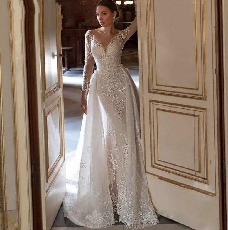 Fit and Flare Langarm Brautkleid Almina mit Tattoo Spitze und Abnehmbarem Schleppe