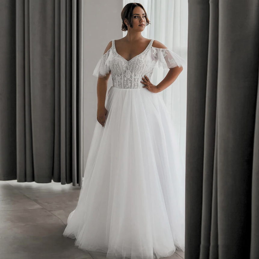 A Linie Brautkleid Anabell mit Spitze und Cut Out Schulter