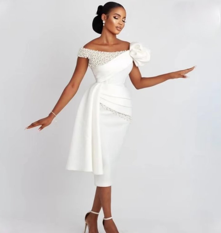 Schulterfreies Bleistift Bodycon Standesamtkleid Alexis Wadenlang mit Perlen