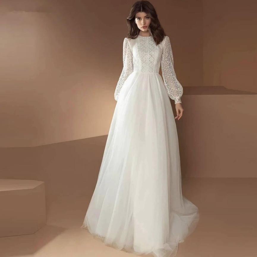 Langarm Vintage Style Brautkleid Amadea mit Rundhals Ausschnitt und Spitze