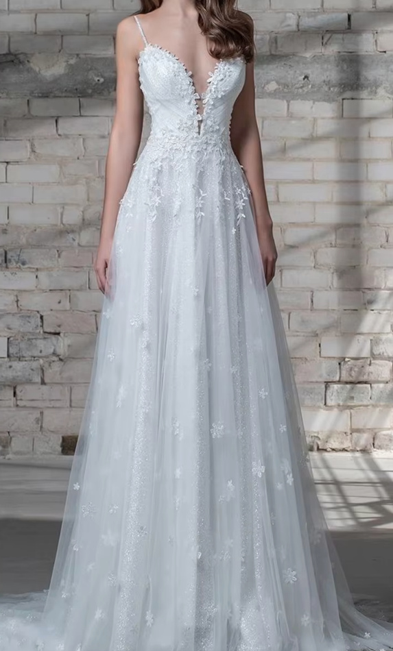 Spaghettiträger Empire Brautkleid Benja mit Sexy V Ausschnitt