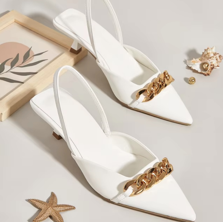 Braut Slippers Hochzeitsschuhe Chloé in Weiß mit Applikationen in Gold