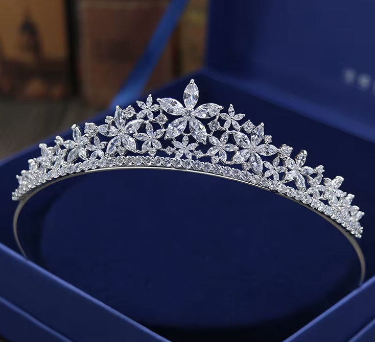 Königliche Braut Tiara Diadem Friderun Silber