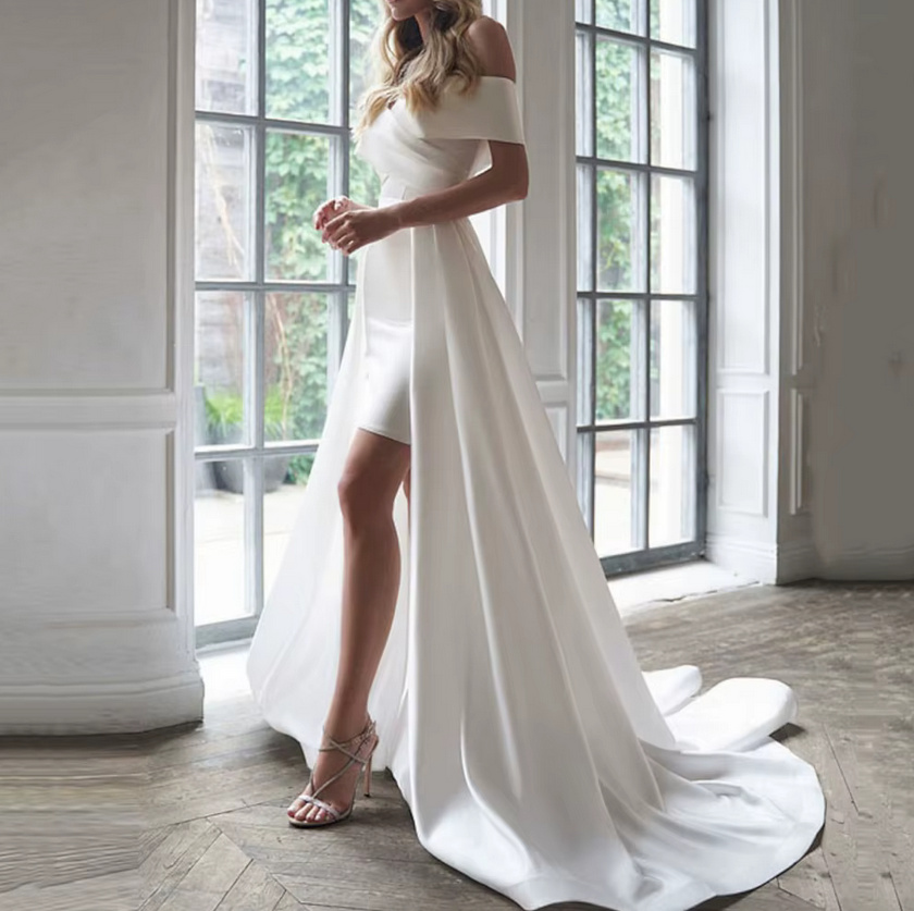 Schulterfreies Vokuhila Brautkleid Diane Schleppe Abnehmbar