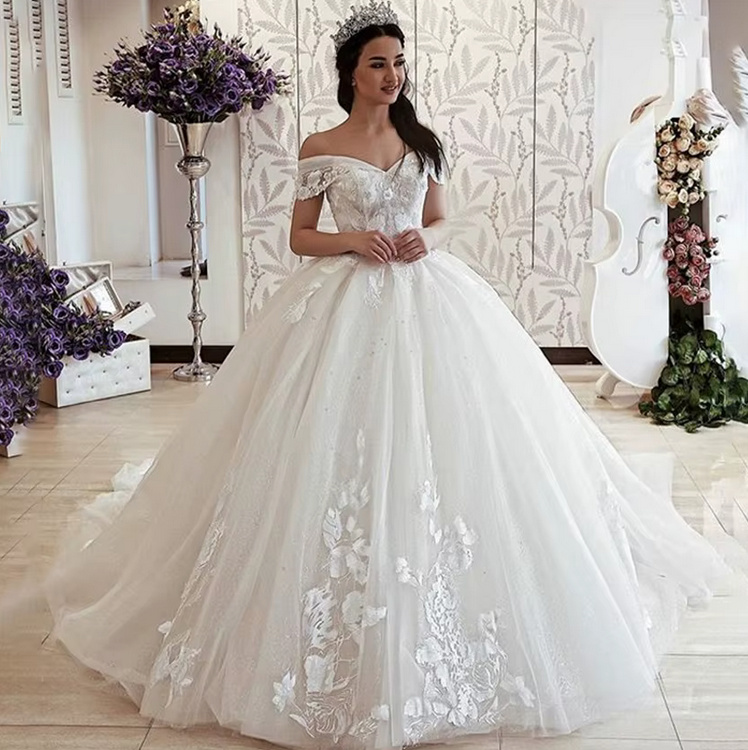Schulterfreies Ball Linie Brautkleid Ionita Hochzeitskleid mit Blumen Applikation