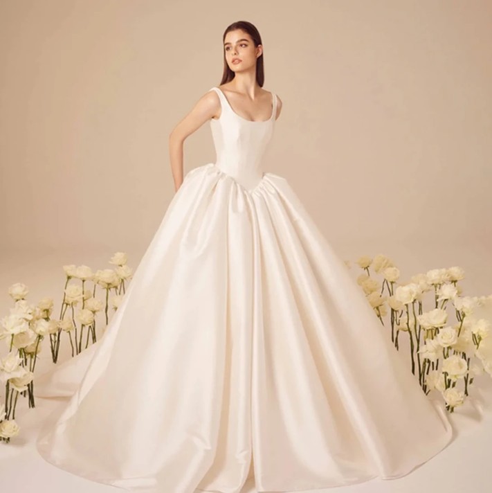  A Linie Clean Chic Brautkleid Iordana mit Schleppe