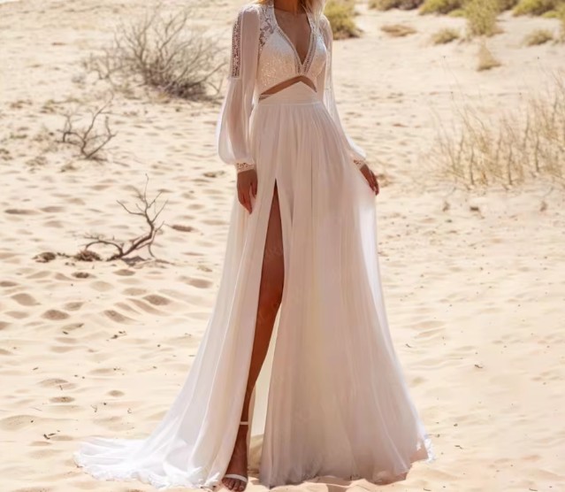 Langarm Boho Style Brautkleid Hina mit Sexy Schlitz Rückenfrei