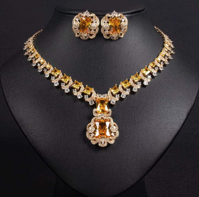 Zikron Brautschmuck Set Ilse Halskette mit Ohrringe Gold