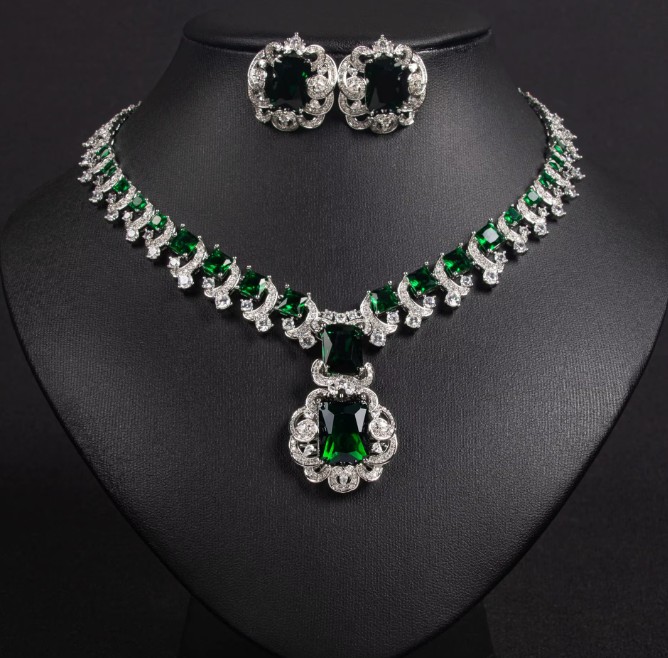 Zikron Brautschmuck Set Ilse Halskette mit Ohrringe Silber Grün