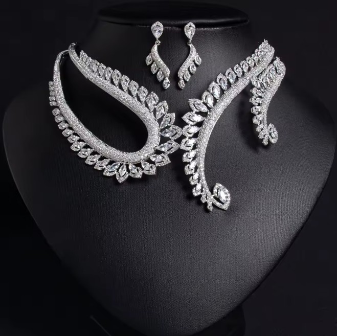 Zikron Brautschmuck Set Inga Halskette mit Ohrringe Silber 