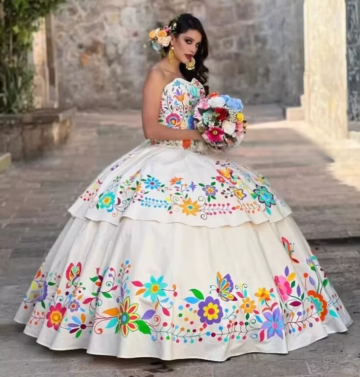Prinzessin Ball-Linie Brautkleid Jolin mit Blumen Stickereien