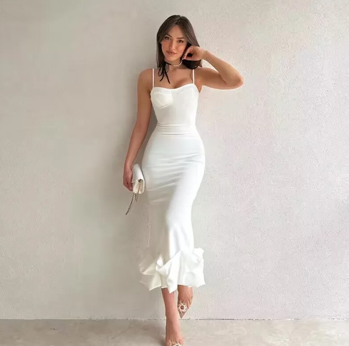 Spaghettiträger I-Linie Standesamt Brautkleid Julianne mit Rüschen Saum