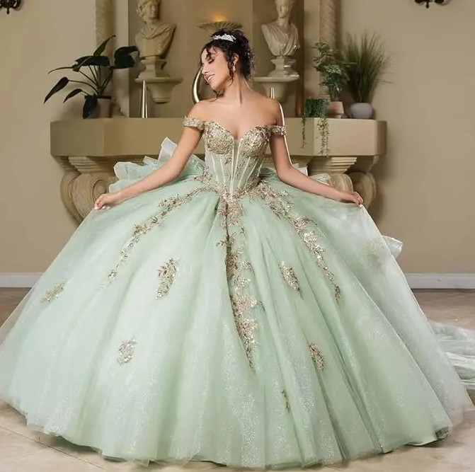  Ball Linie Brautkleid Julie Schulterfrei in Hell Grün mit Goldene Spitze