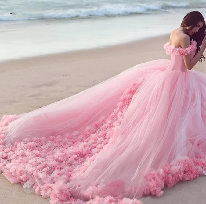 Schulterfreies Prinzessinnen Tüll Ball Linie Brautkleid Janka in Zartrosa