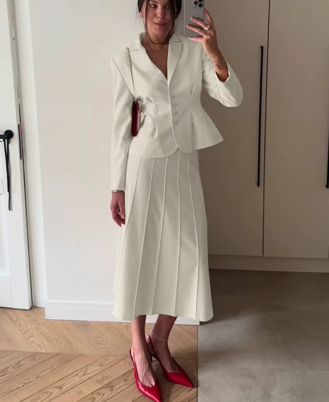 A-Linie Damen Kostüm für die Braut Joyce Wadenlang in Weiß 