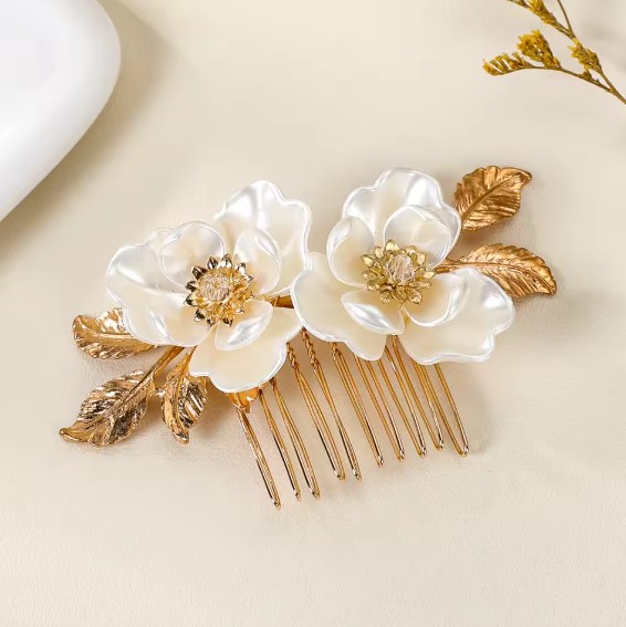 Blumen Braut Haarkamm Jessamyn mit Harz Blumen