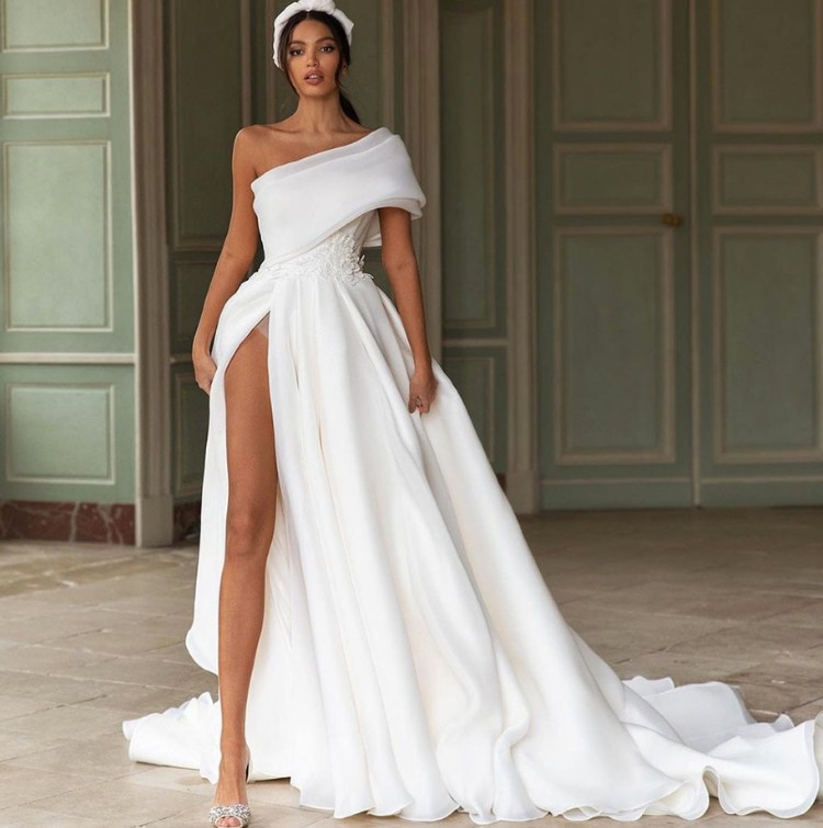 A Linie High Side Brautkleid Jamie Bodenlang mit Schleppe