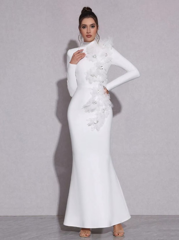 Langarm Fit and Flare Standesamt Brautkleid Iolanthe mit 3D Blumen