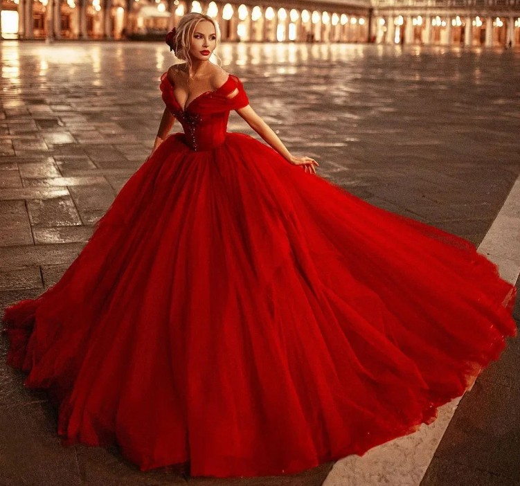 Schulterfreies Ball Linie Prinzessin Brautkleid Janneke in Rot 