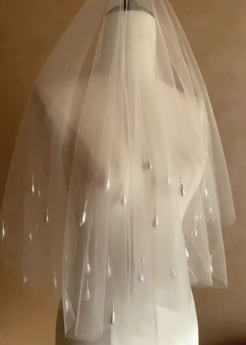 Kurze Brautschleier Kalua mit Perlen