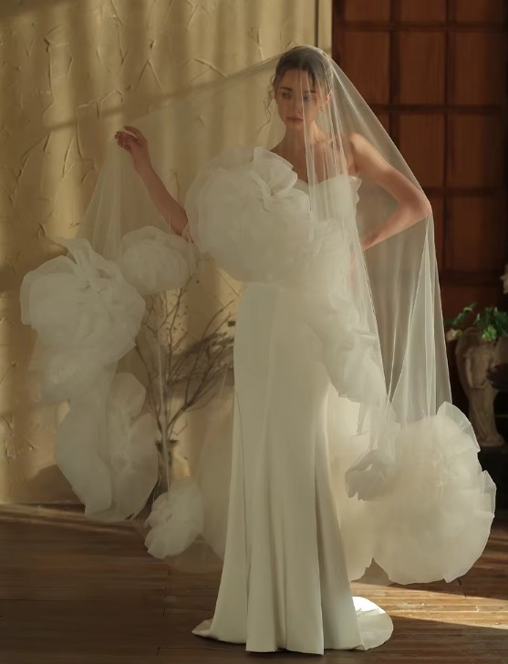 Tüll Brautschleier Kennya mit 3D Rosen