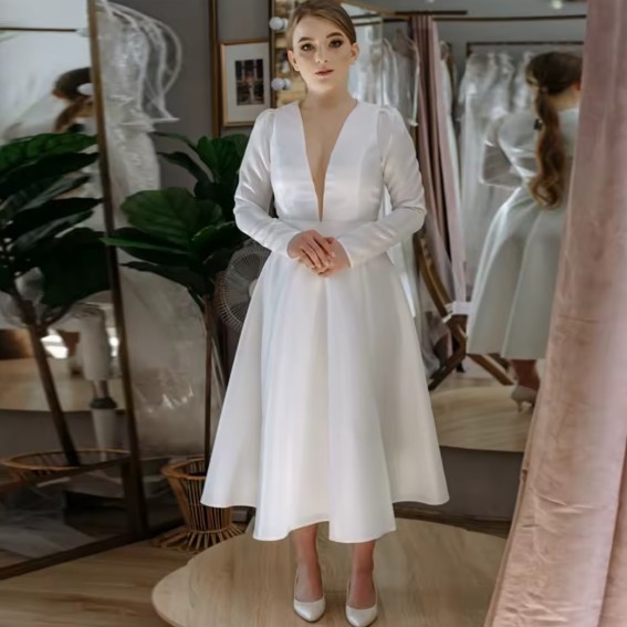 Klassisches Midi Brautkleid Keaka A-Linie aus Satin mit V-Ausschnitt in Weiß