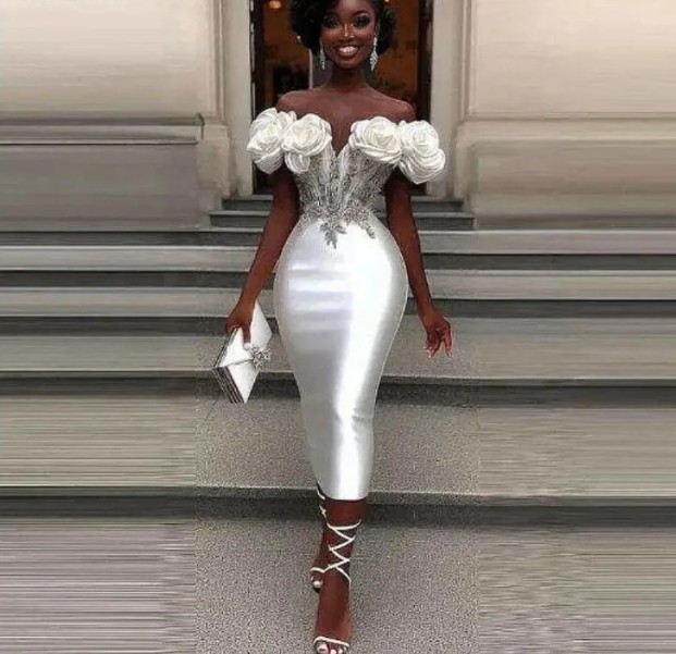 Weißes Bodycon Standesamt Brautkleid mit Puffärmeln & Strass