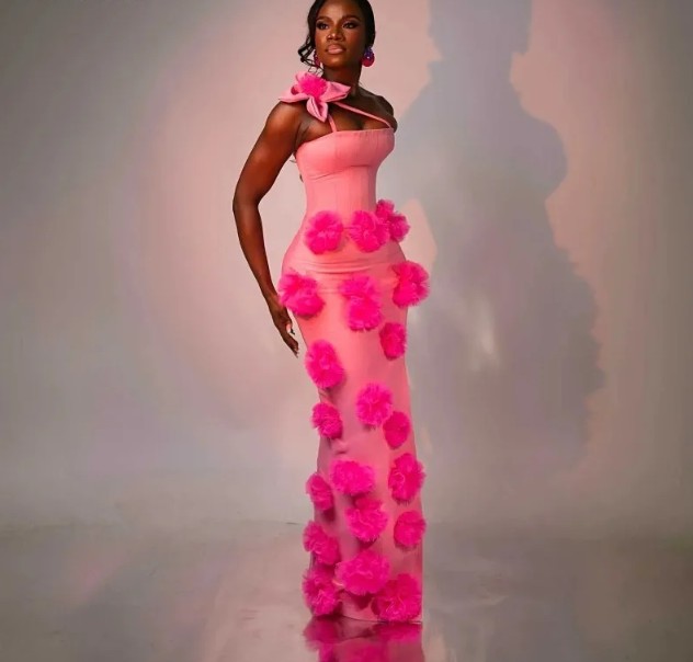 Rosa Meerjungfrau Brautkleid mit 3D-Blumen