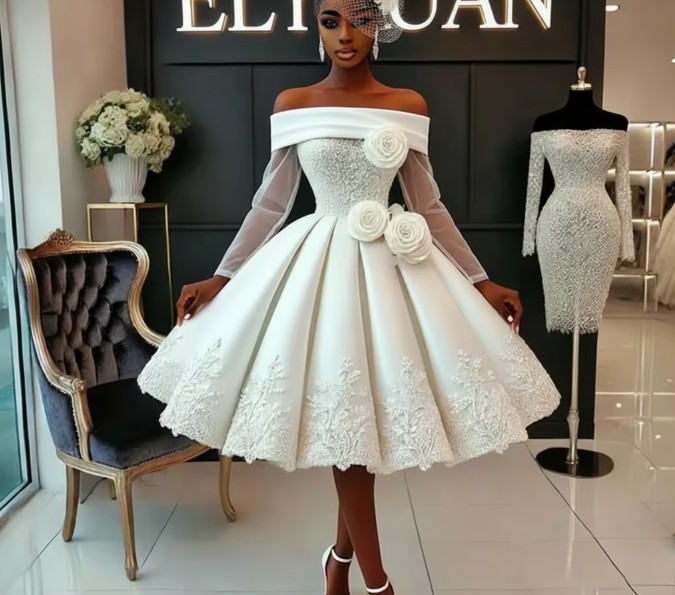 Schulterfreies Braut-Ballkleid mit Schnürkorsett – Transparent, lange Ärmel, mittellang