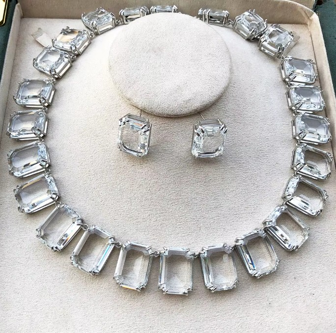 Eleganter Brautschmuck mit weißem Zirkon für besondere Momente