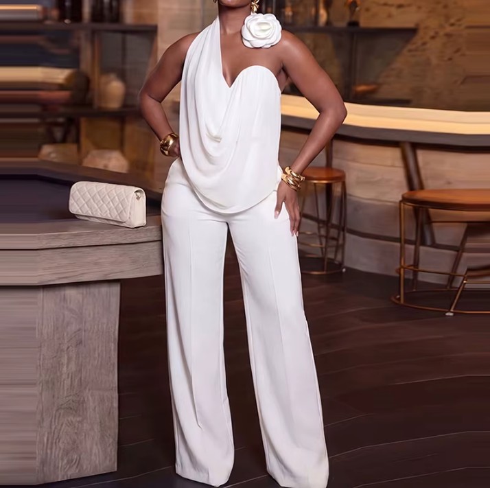 Weißes Damen-Set mit Neckholder-Top & weiter Hose – 2-teiliges Outfit mit 3D-Blumendekor