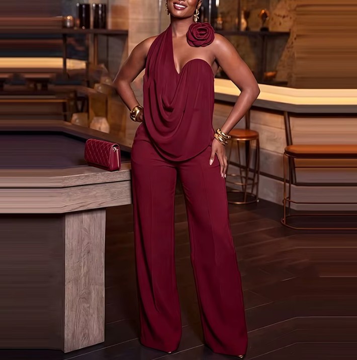 Dunkelrotes Damen-Set mit Neckholder-Top & weiter Hose – 2-teiliges Outfit mit 3D-Blumendekor