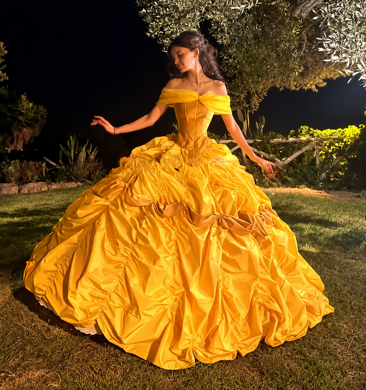 Gelbes Satin-Brautkleid - Schulterfrei & Prinzessin