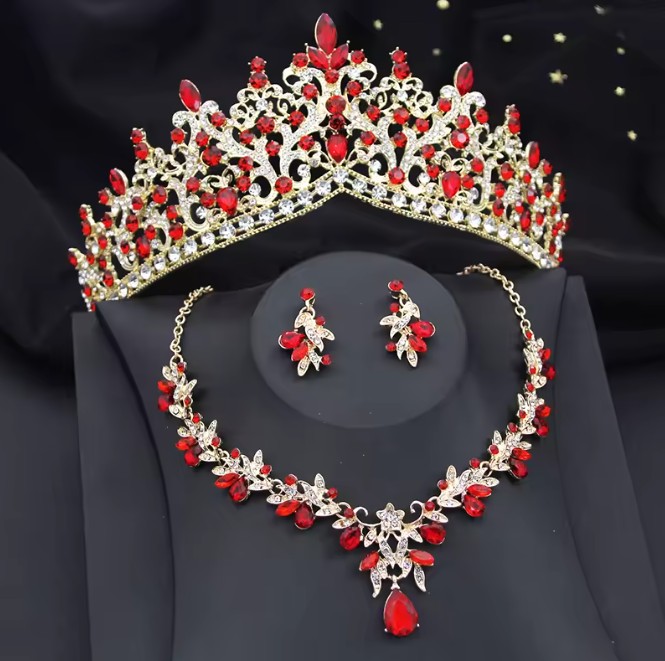 Rotes Brautschmuck-Set für einen glamourösen Hochzeitslook