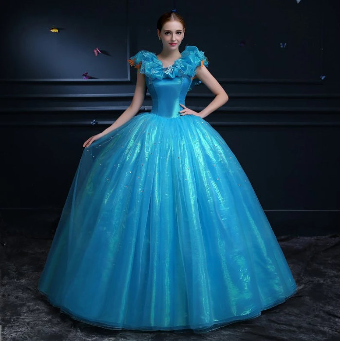 Ball Linie Brautkleid Angélique in hellblau mit Rüschen Schmetterling Ärmel