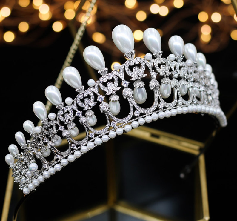 Zirkonia Perlen Braut Tiara Krone Brietta