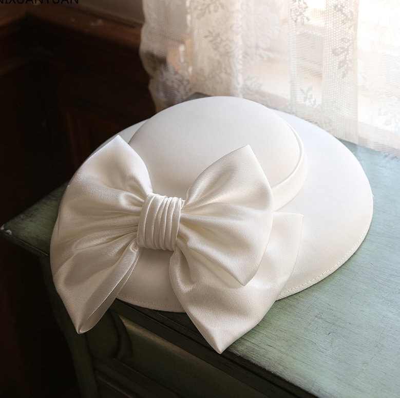 Braut Hut Chloe in Weiß mit Schleife Elegant